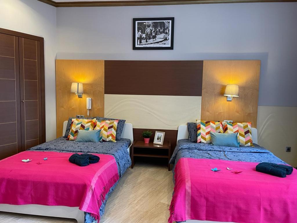 By La Rambla Rooms Barcellona Esterno foto