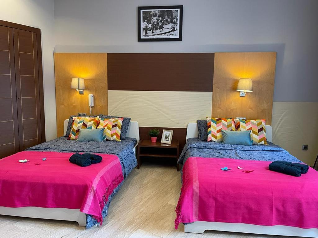 By La Rambla Rooms Barcellona Esterno foto