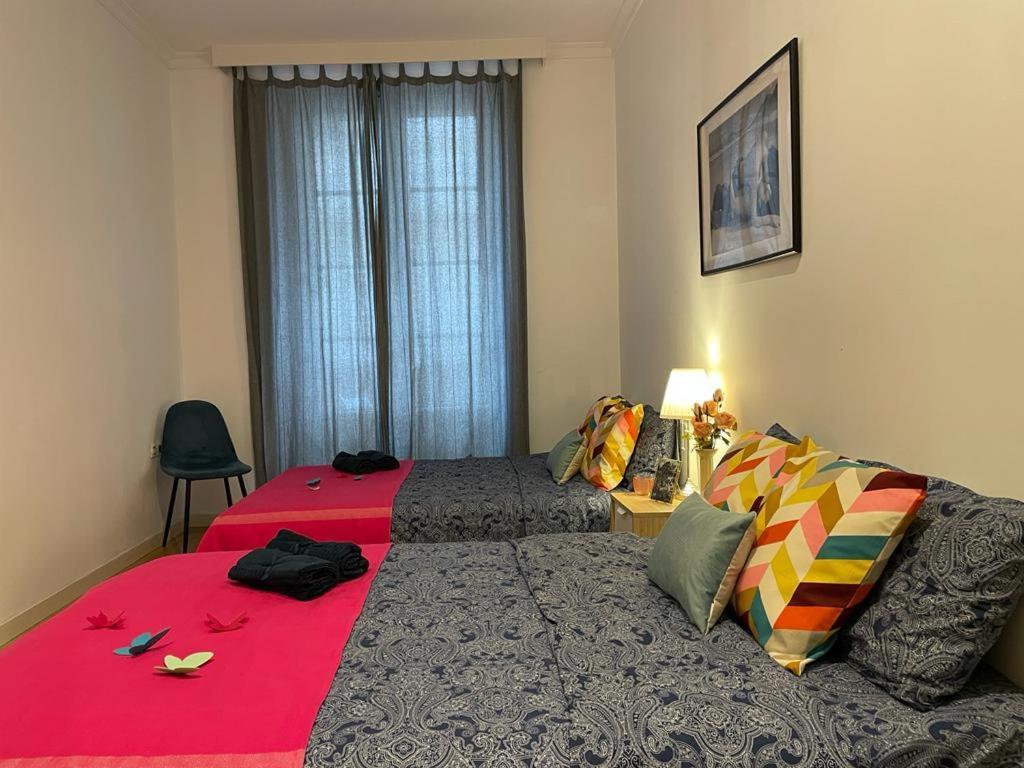By La Rambla Rooms Barcellona Esterno foto